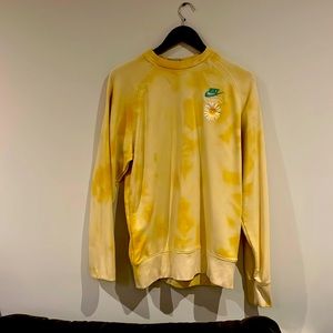 Men’s small Nike crewneck